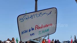 Demo to support the iranian Reza Pahlavi, Shah's son, and against the hangings in Iran. Paris, Eiffel Tower, Trocadéro, France. 4 june 2023