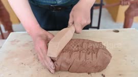 Artist Wu Liqing Creates Clay Sculptures in Zhangjiakou, China