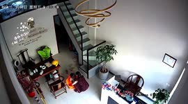 Chinese woman rescues granddaughter trapped in zippered bag