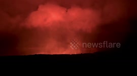 Giant gas cloud Kilauea volcano eruption | Lava spouting up hundreds of feet | multiple fissures open On big island volcano in hawaii | hot vents at volcano very active | thousands of people filming volcanic eruption in hawaii
