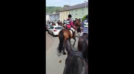 Start line of man Vs horse 2023