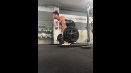 Powerlifter Passes Out After Deadlift