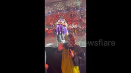 7-year-old Aria meets idol Lizzo at concert, brings tears to both