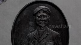 A small feather carrying wish for world peace | Stories shared by Xi Jinping