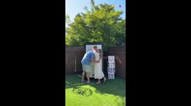 Pregnant couple redefines CUTENESS goals with lovely reaction to their gender reveal