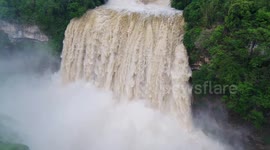 China's largest waterfall surges in prime viewing season