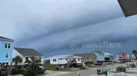 Ominous shelf cloud spotted over Oak Island, US, amid severe weather warnings