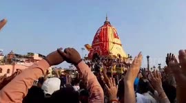 Religious procession with hundreds of devotees takes place in eastern India