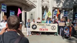 Horse Hill oil drilling: Protesters gather outside the Supreme Court in London