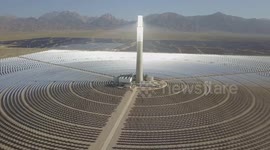 Solar and wind energy being developed in China's Qaidam Basin