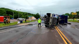 Triaxle Rollover tears down Power, Internet and Cable Tv closing down PA 61 and 54 in Mount Carmel Township, Pennsylvania   Full
