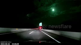 Mysterious green meteor lights up sky in southern China