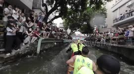 Dragon boat drifting race held in China's Foshan