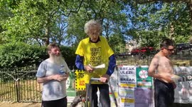 Candidate in the upcoming Uxbridge by-election Piers Corbyn discusses ULEZ in Speakers' Corner