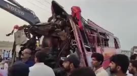 At least 10 killed in bus accident in Pakistan