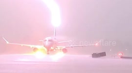 Spectacular moment lightning strikes American Eagle plane in Arkansas