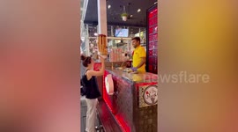 Sweet revenge: Tourist fakes high-five with Turkish ice cream seller in funny comeback