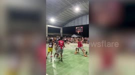 Sassy players compete in funny no-rule basketball