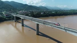 Lao youths experience China-Laos railway trip