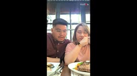 Man lovingly proposes to the love of his life while saying grace