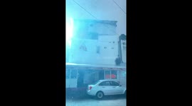 Thunderous lightning strikes power line in Mexico