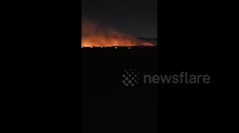 US resident films Diamond Fire raging in Arizona from his rooftop