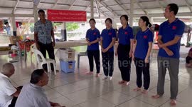 Chinese medical team provides free clinical service to seniors in Kiribati