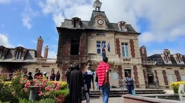 France unrest: In Val d'Oise, a town hall damaged by fire