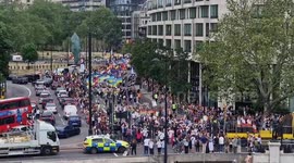 Crowds cheer as annual Pride Parade kicks off in London
