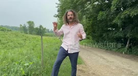 Canadian dad learns a valuable lesson through electric fence science experiment