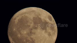 Full Buck Supermoon in 4k above Kent, UK