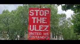 Ultra-low emission zone challenge begins at High Court. 100 people opposed to the ULEZ gather outside the Royal Courts of Justice