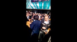 Así fue recibido el papa francisco a su llegada a mexico