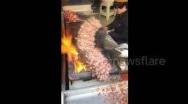This is how you cook 300 kebabs in one go