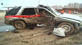 Car crashes Sport Utility Vehicle (SUV) after runs red light