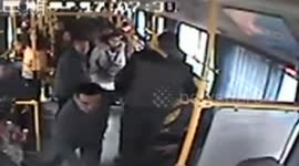 Bus driver helps passenger to chase thief jumping out of window