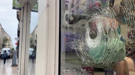 Riots cause 1 bln euros in damage: MEDEF