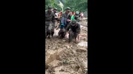 Rescue operations underway in flood-stricken Chongqing