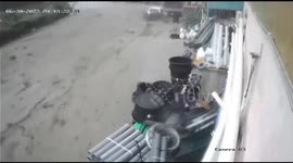 Quick-thinking driver speeds off evading mudflow in nick of time