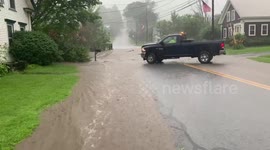 US: Heavy Rainfall, Dangerous Flooding Continue For 2nd Day In Northeast 2