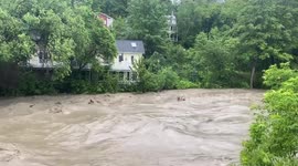 US: Heavy Rainfall, Dangerous Flooding Continue For 2nd Day In Northeast 4