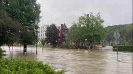 US: Heavy Rainfall, Dangerous Flooding Continue For 2nd Day In Northeast 7