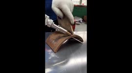 Mind-blowing laser machine makes steel welding a child's play
