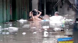 India's Yamuna River reaches breaching danger as hundreds evacuated from Delhi