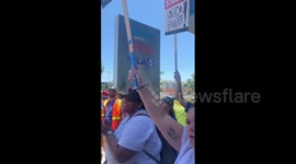 US: SAG-AFTRA Protesters Join WGA Picket Lines In Los Angeles & New York City 3