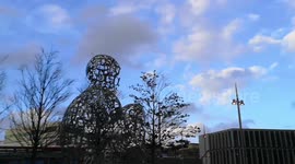 Heavy wind creates chaos around the Shard as the inquire landscape makes the area into a wind tunnel