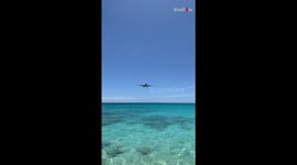 Aircraft landing at Princess Juliana International Airport, Maho Beach, Sint Maarten