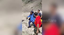Ground opens up beneath hikers in Hakkari, Turkey