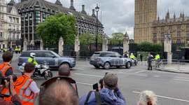 Rishi Sunak arrives in Parliament as police arrest climate activists