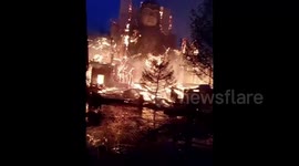 Huge fire engulfs China's ancient Buddha temple